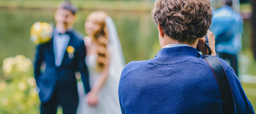 Engager un photographe professionnel pour un mariage